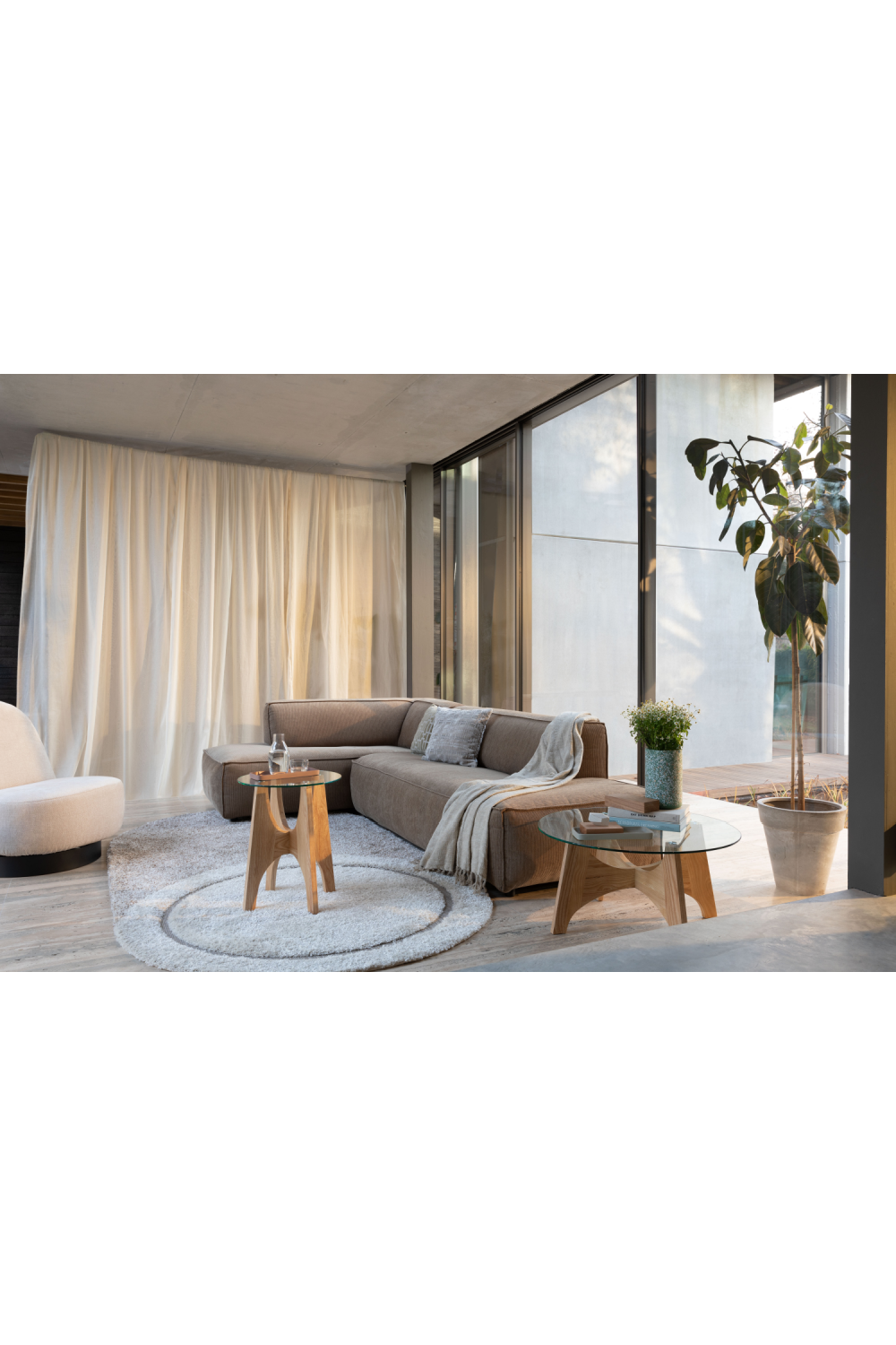 Table basse moderne en frêne
